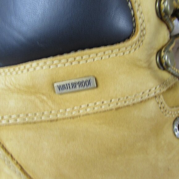 MENS WOLVERINE LEATHER BOOTS- 6\